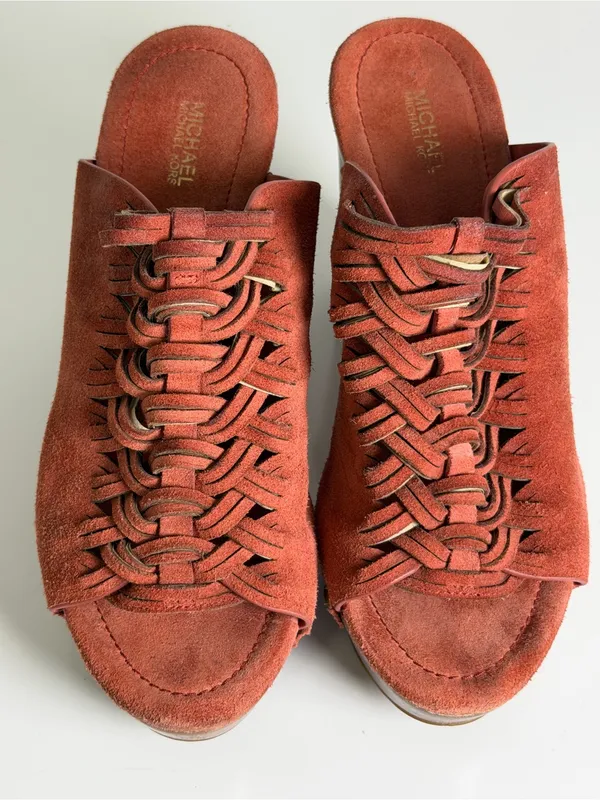 Michael Kors Women’s Sz 9 Rust Suede Woven Studded Platform Clog Heel Sandals - Image 5