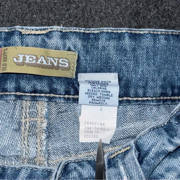 Vintage Old Navy Ultra Low Rise Micro Mini Jean Booty Shorts Blue Denim Sz 2 Y2K - Image 8