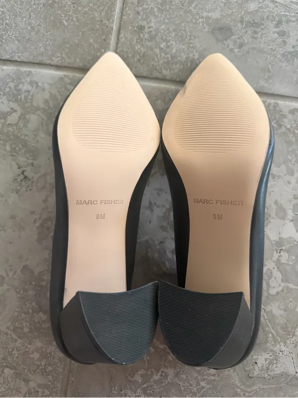 Marc Fisher Caitlin Sweetheart Topline Block Heel Pumps in Black, Size 9, NEW - Image 9