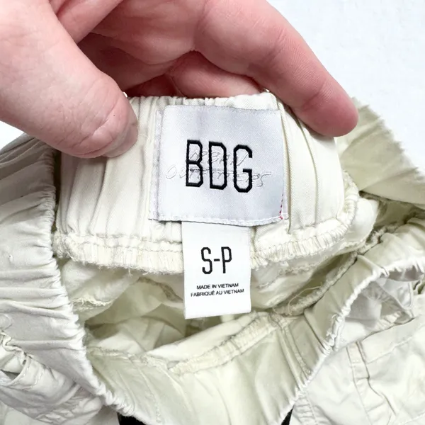 BDG Belted Cargo Shorts Womens Size S Beige Gorpcore‎ Y2K Utility Cotton Twill - Image 3