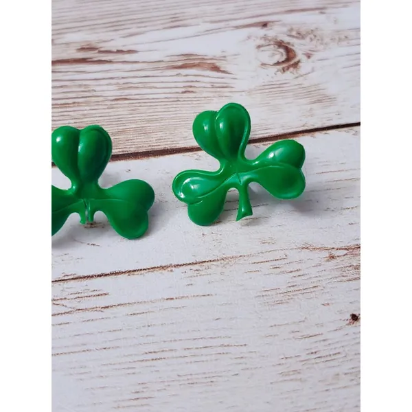 Vintage Screw On Earrings - Green Shamrock 0.75" - Damaged - Image 4