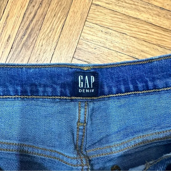 Gap Dark Wash Jean Shorts Size 28 3Inch Inseam - Image 3