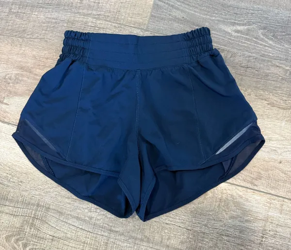 Lululemon Hotty Hot Shorts 2.5" - Image 2