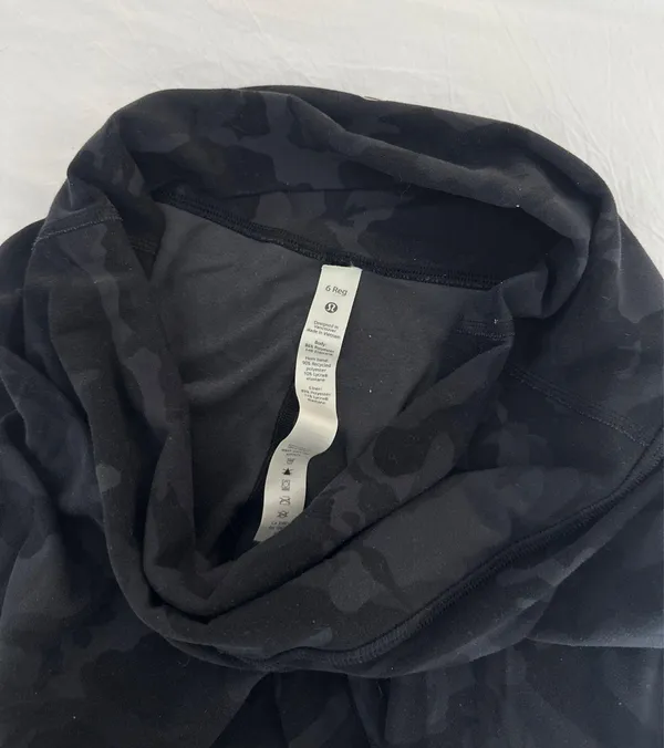 Lululemon Camo Align Leggings 23” - Image 4