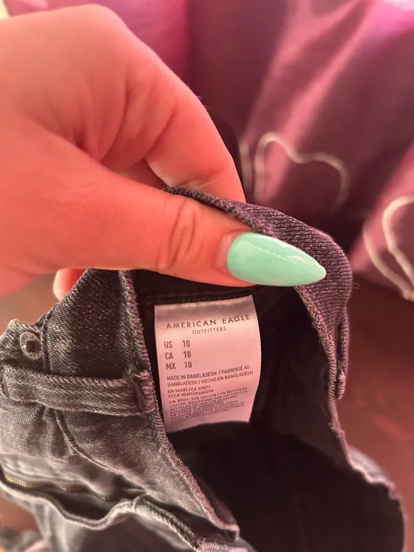 black distressed denim shorts american eagle - Image 3