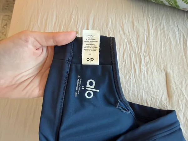 Alo Yoga Airlift Intrigue Bra Navy - Image 6
