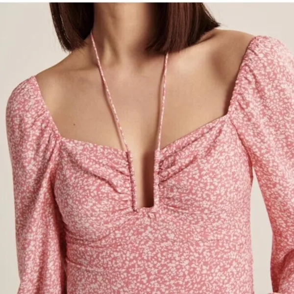 Abercrombie & Fitch Peasant Sleeve Smock Top in Ditsy Floral Print - Image 2