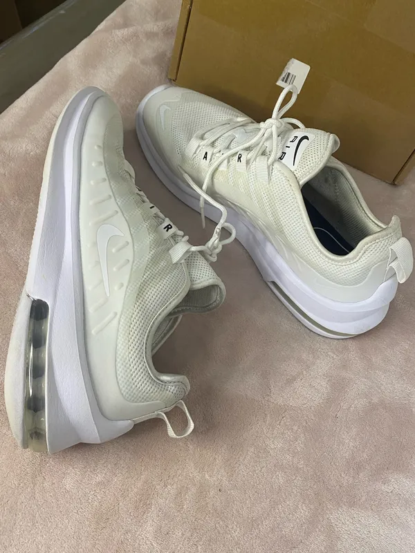 Nike Air Max Axis Running Shoe Womens Size 9 - Image 5