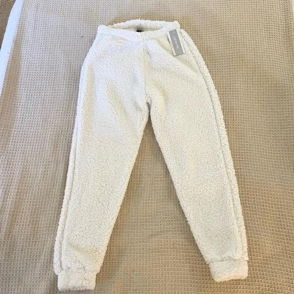 White Plush fur teddy comfy warm Lounge top pants cardigan loungewear set - Image 4