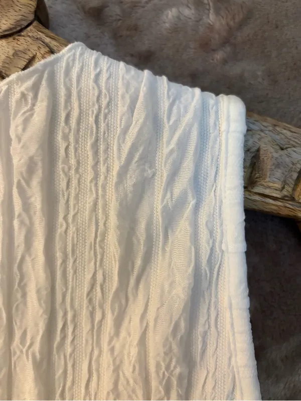 Sleeveless Textured White Tank Top - Classic Women's Top Size M - Image 4