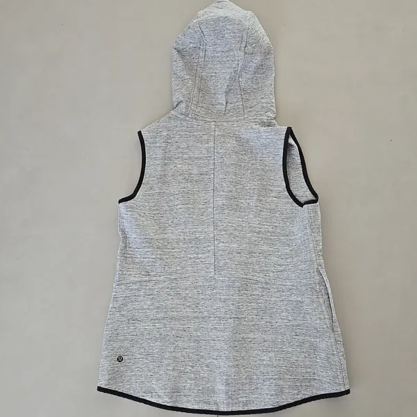 New Reversible Lululemon Insculpt Vest In Gray With Hood - Image 4