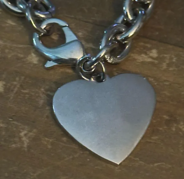 Silver tone breast cancer awareness ribbon heart charm bracelet - Image 4