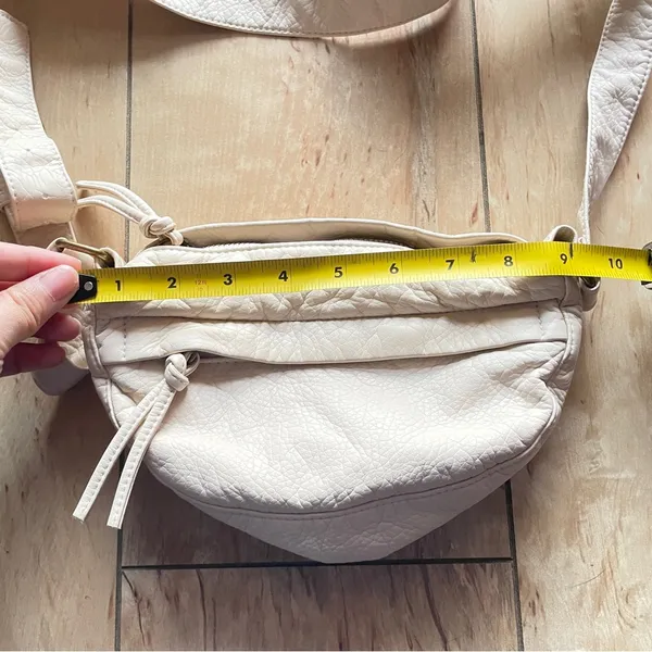 Small cream faux leather cross‎ body bag - Image 8