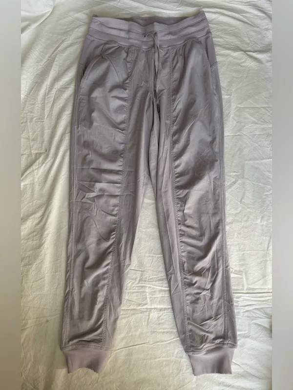 Lululemon Dance Studio Mid-Rise Jogger 7/8 Length in Lavender Purple Size 4 - Image 2