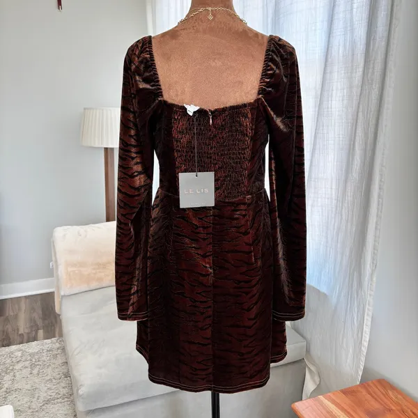 Le Lis Dress Medium Bronze Tiger Print Velvet Square Neck Long Sleeve Whimsygoth - Image 7