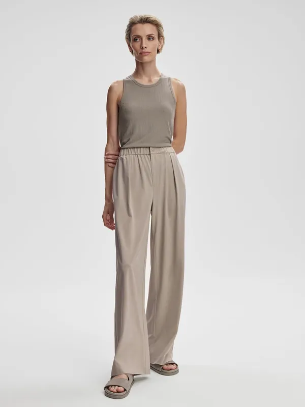Varley Lightweight Stretch Wide Leg Travel Pant - Image 6