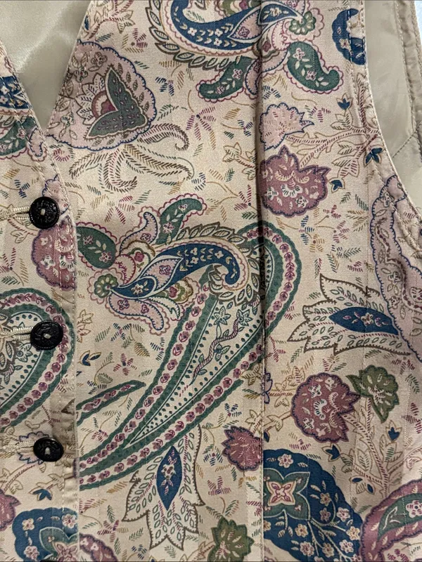 Liz Wear Vintage Cottagecore Paisley Button-Front Vest - Image 3