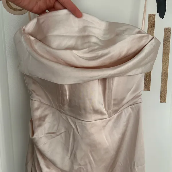 Selfie Leslie DOLCE VITA COWL BUST SATIN CHIC STRAPLESS MIDI DRESS CHAMPAGNE - Image 6
