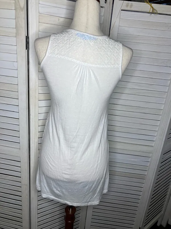 Solitaire Swim White eyelet women’s tank top - Image 4