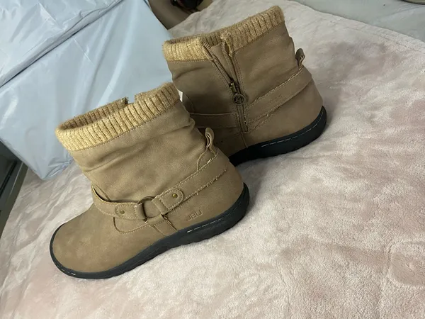 JBU Women Waterproof Booties Taupe Size 10 - Image 3