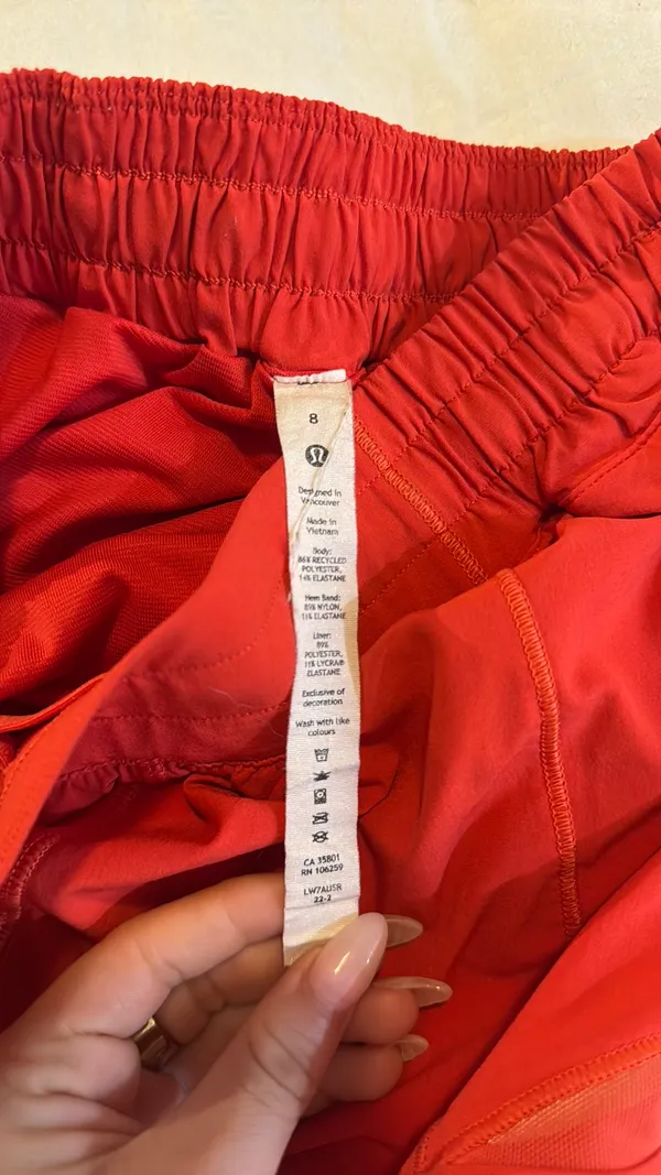 2.5" Lululemon Hotty Hot Shorts High-Rise - Image 3