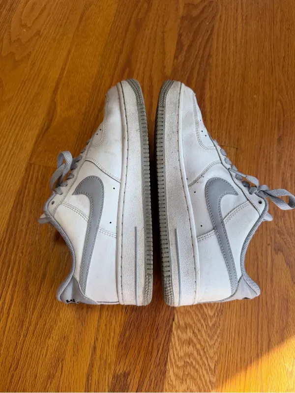 Nike Air Force 1 Sneakers with Light Gray Detailing - Image 6