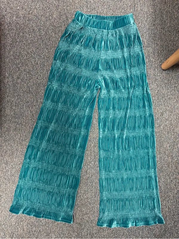 NWT BIBI Teal Crushed Velvet Plissé Wide Leg Pants Retro 70s Small - Image 2