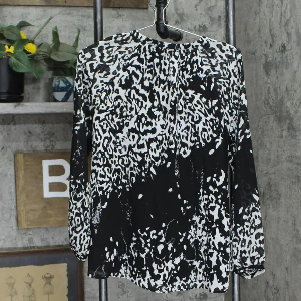 NEW Laurie Felt Womens Long Sleeve Lined Blouse Shirt Top Black / White 2XS - Image 2