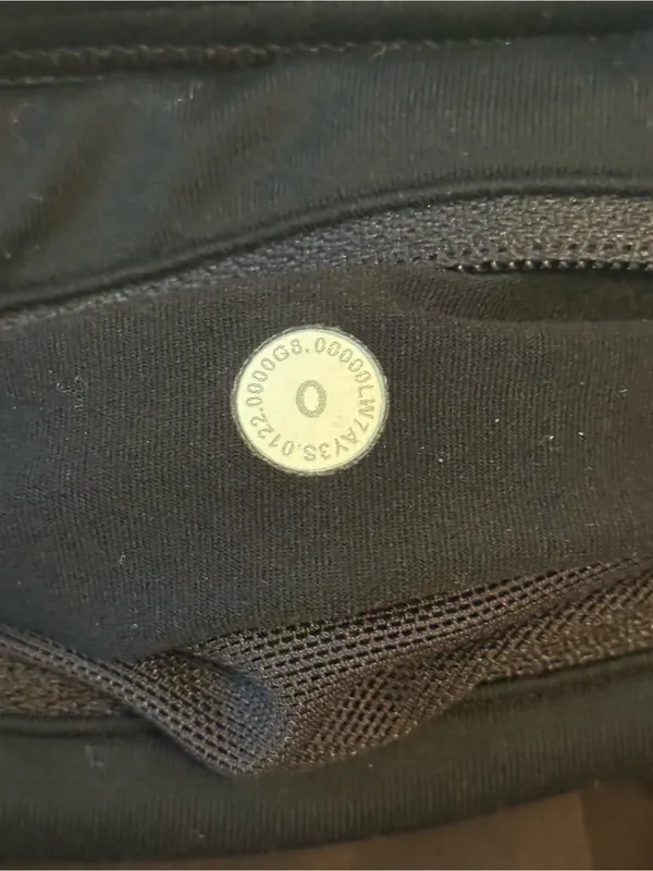 Lululemon Speed Up High-Rise Lined Short 2.5" in Black - Image 4