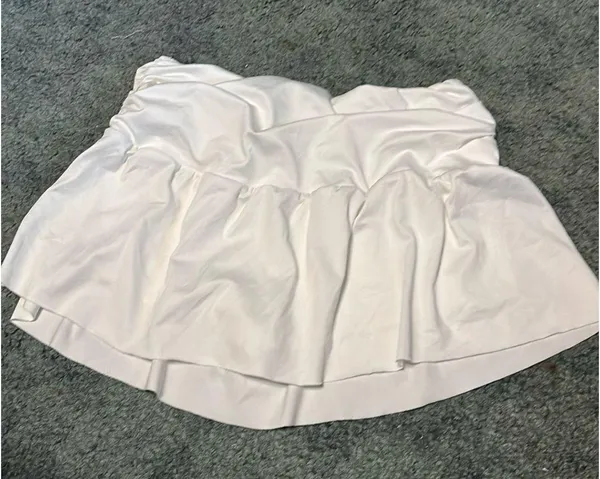 White mini skirt - Image 2