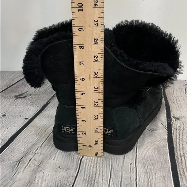 UGG Black Fur-Lined size 6 short boots - Image 6