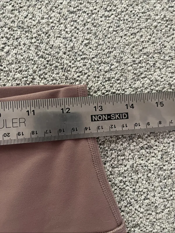 Lululemon High-Waist Women's Leggings in pink (dusty rose) - Image 4