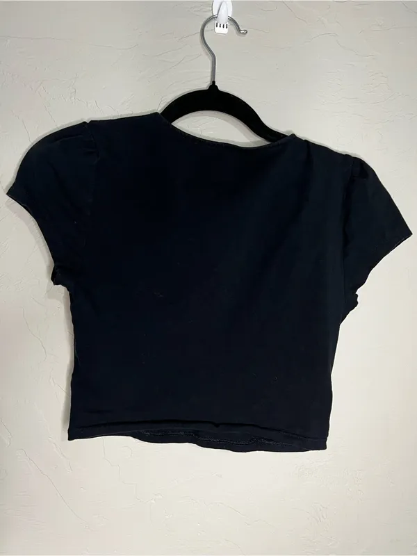 Sunday Best Aritzia Black Faux Wrap Cropped V-Neck Short‎ Sleeve Top - Image 6