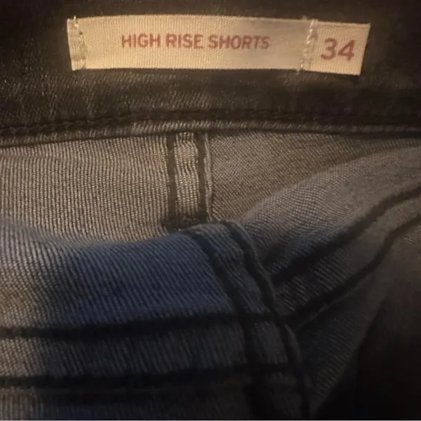 Levi’s Black Distressed High Rise Shorts, Size 34 - Image 7