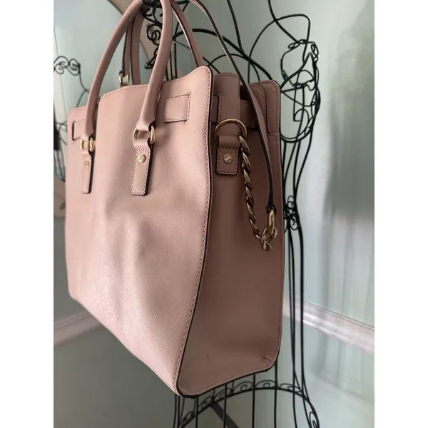 Michael Kors Handbag Light Blush PInk with Gold Accents Lock‎ And Key Large - Image 12