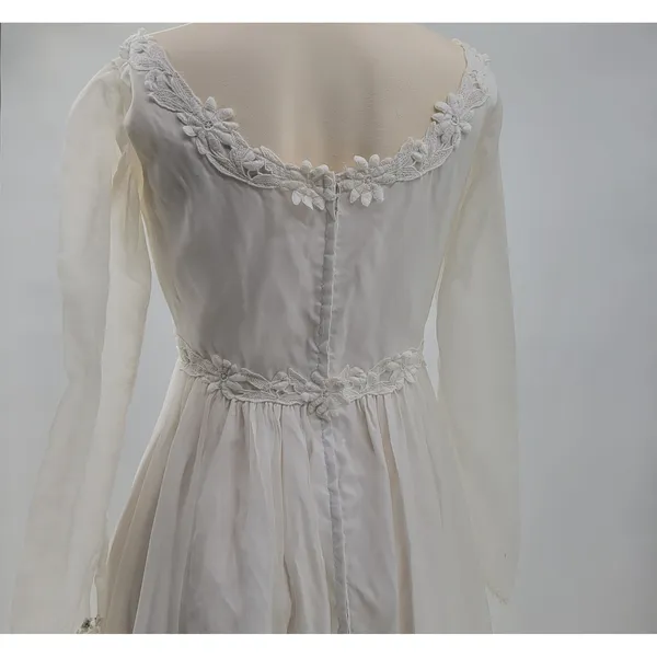 Vintage Wedding Dress White Floral Applique Boho Bridal Gown Union Made - Image 10