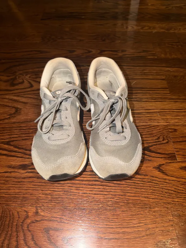 Grey New Balance Women’s - Image 2
