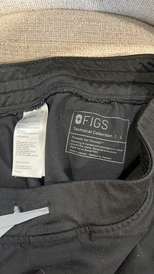FIGS Scrubs Set - Image 2