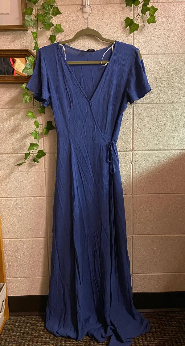 Lulus nwt heart of marigold denim blue wrap maxi dress - Image 3