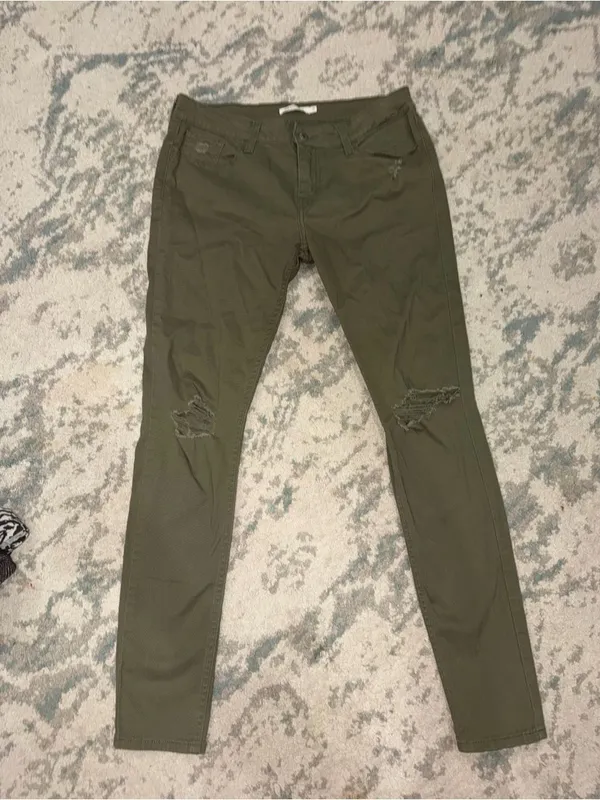 Levi’s 535 Super Skinny Olive Distressed Jeans Women’s Size 31 NWOT - Image 6