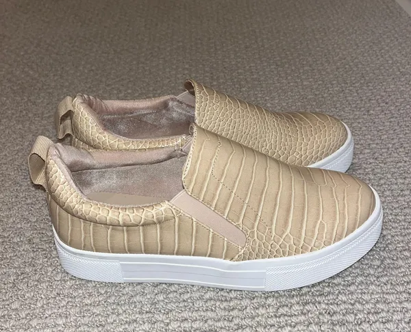 Lulus Sneakers - Image 2