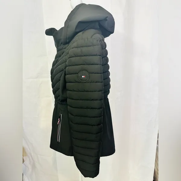 Tommy Hilfiger Women’s Black Quilted Hooded Jacket - Image 9