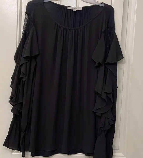 Sale! 🔥🔥 Ladies LOFT Ruffle and Lace Long Sleeve Top - Image 2