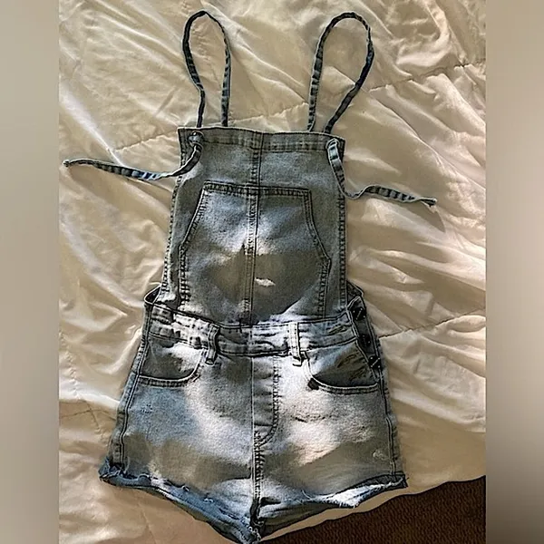 Size xs Light-wash Jean Style Romper Outfit - Image 2