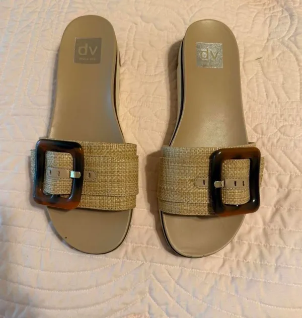 Shoes Gold Size 9 - Image 3