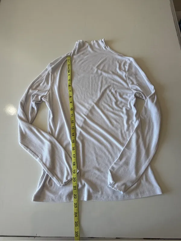 Trendy white lightweight turtleneck fitted long sleeve ribbed shirt medium - Image 2