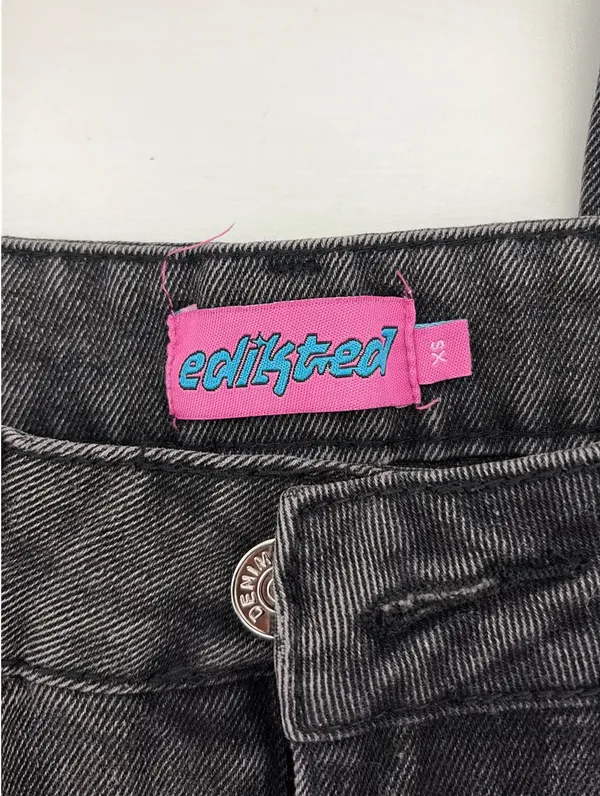 edikted dark wash jeans - Image 3
