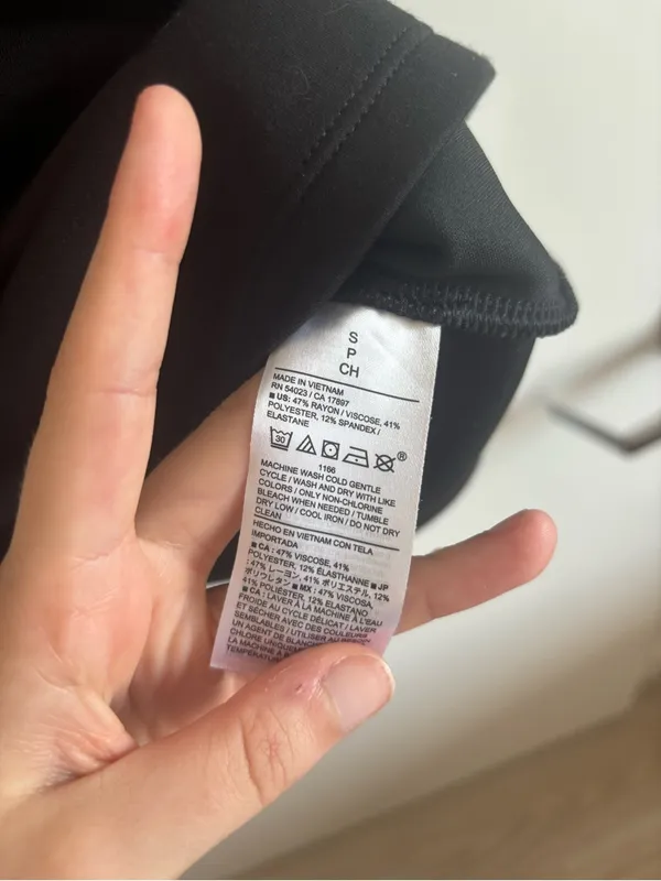 Banana Republic Factory black Sleeveless Women's Tank Top - Image 3