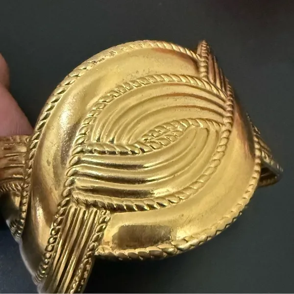 Vintage AVON Moroccan Weave Wide Cuff Chunky Statement Gold Tone Bangle Bracelet - Image 12