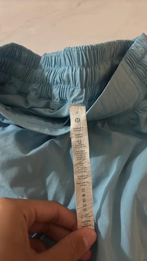 Lululemon Hotty Hot Shorts 2.5" - Image 3